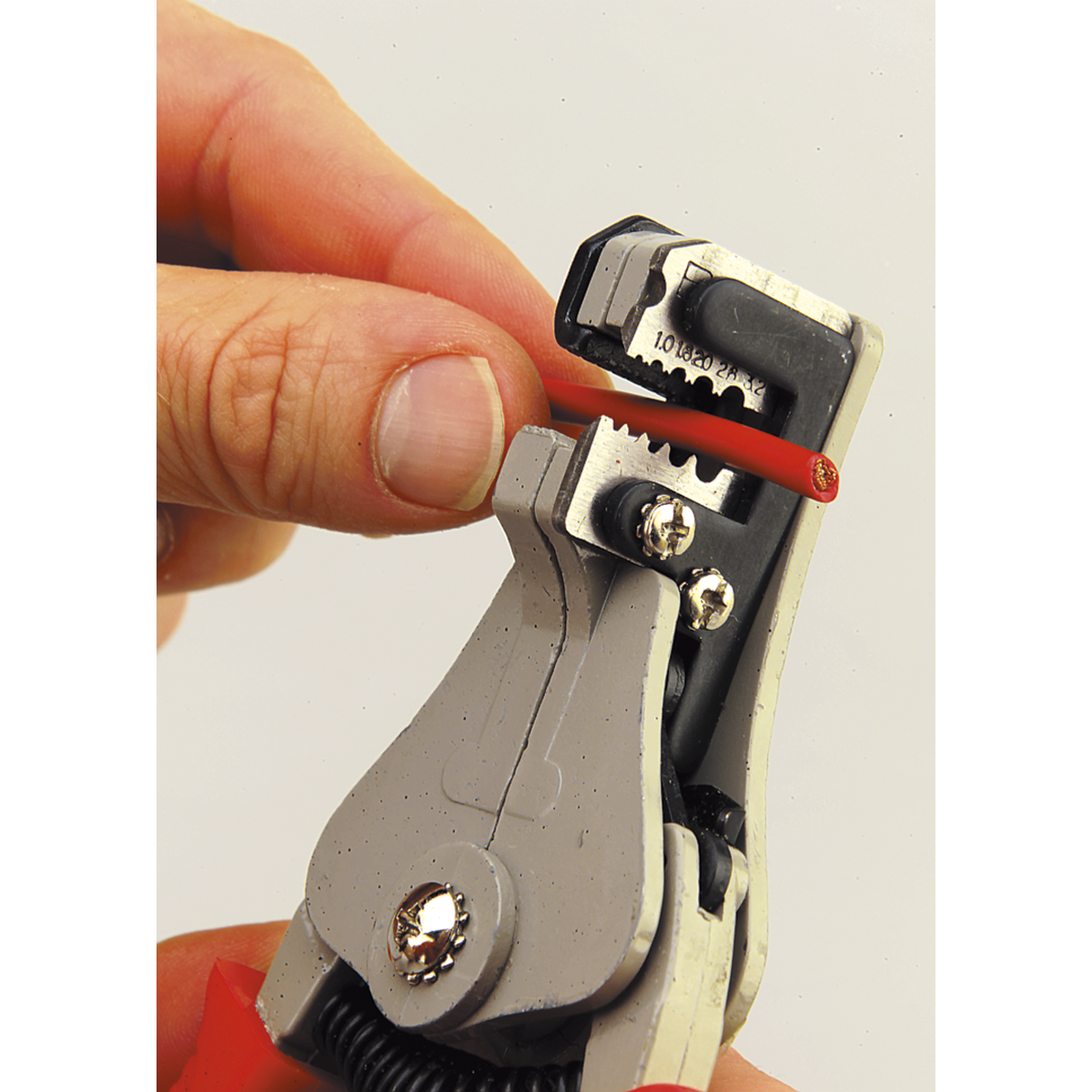 Sealey Wire Stripping Tool Automatic With Length Gauge & Vinyl Grips AK2252