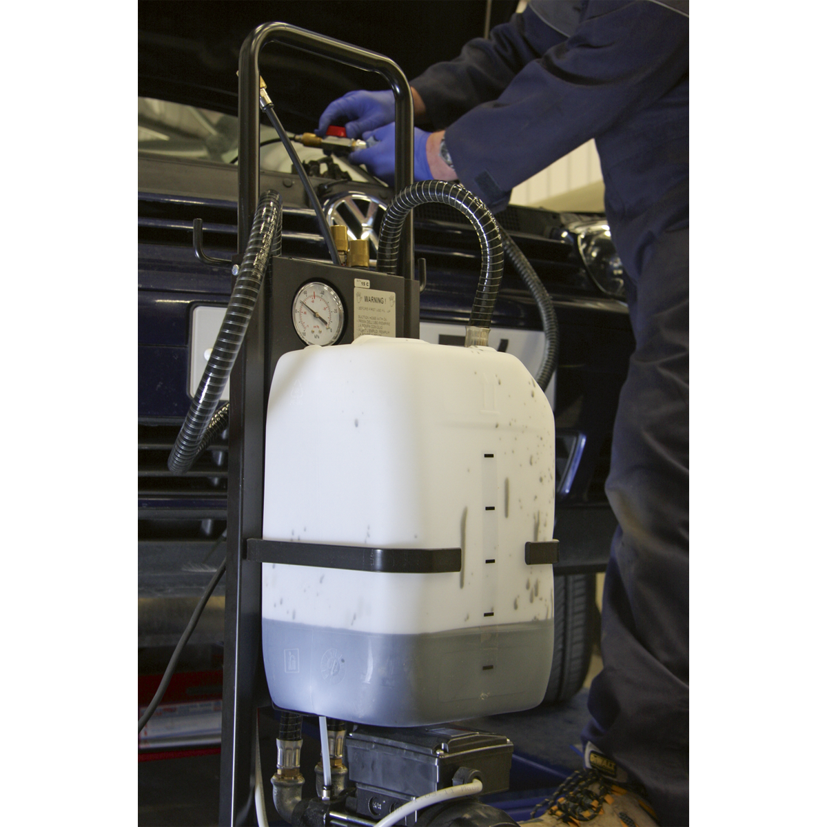 Sealey Mobile Oil Extractor With Wheels 12L Capacity Tank - White/Black AK466D