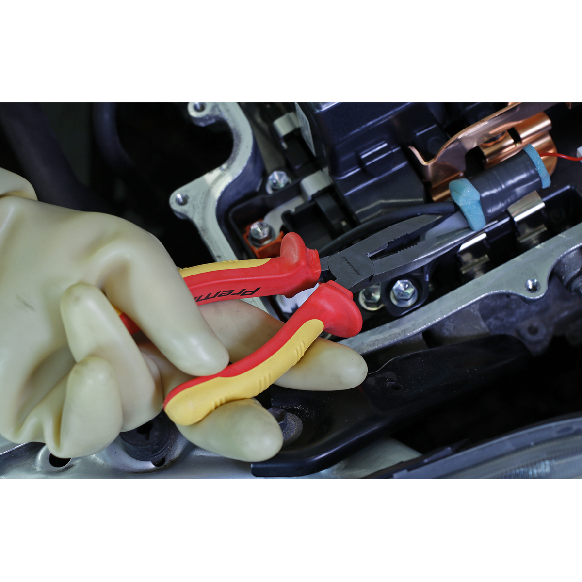 Sealey Long Nose Pliers With Soft Grip Handles 200mm VDE Approved AK83457