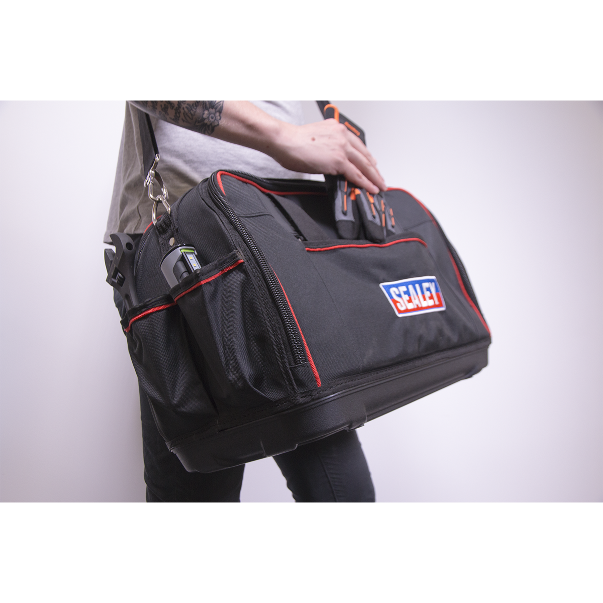 Sealey Tool Storage Bag With 24 Pockets 500mm Heavy Duty - Red/Black AP513