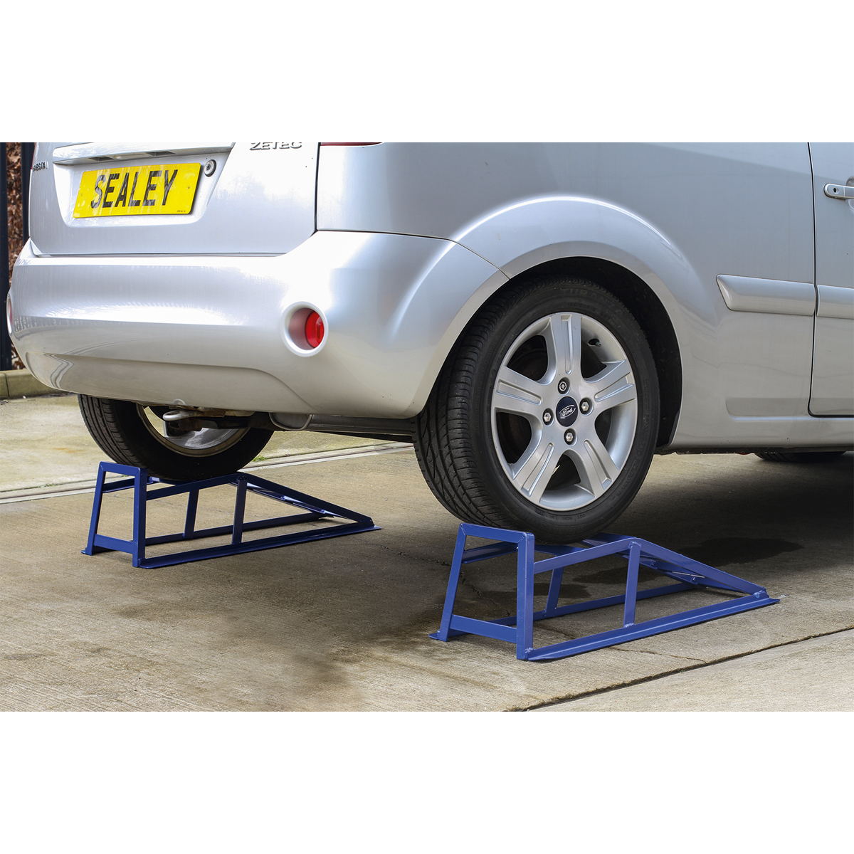 Sealey Car Ramps 1 Tonne Capacity per Ramp 2 Tonne Capacity per Pair CAR2000