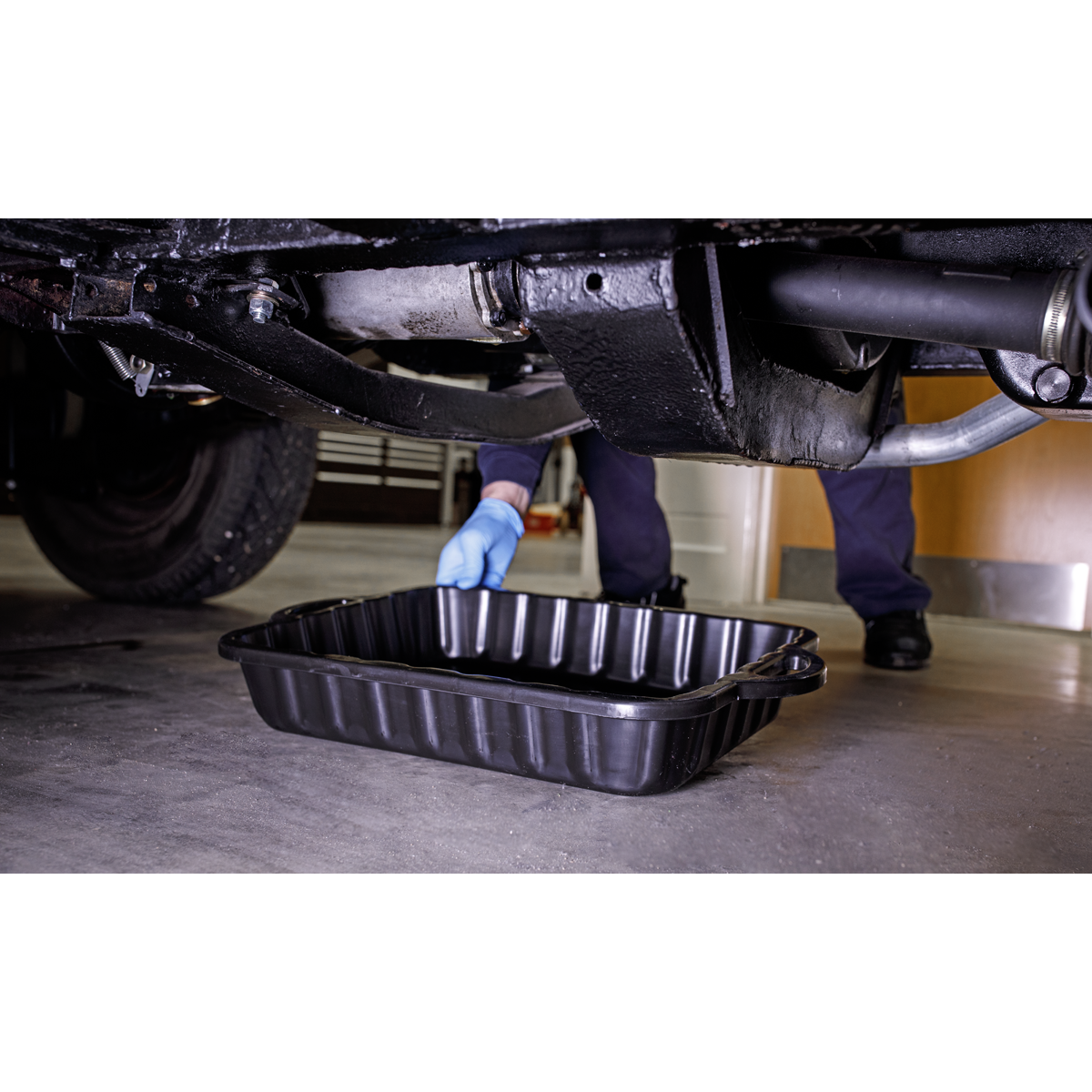 Sealey 12L Plastic Lightweight Drain Pan From Hard-Wearing Polypropylene DRPH12