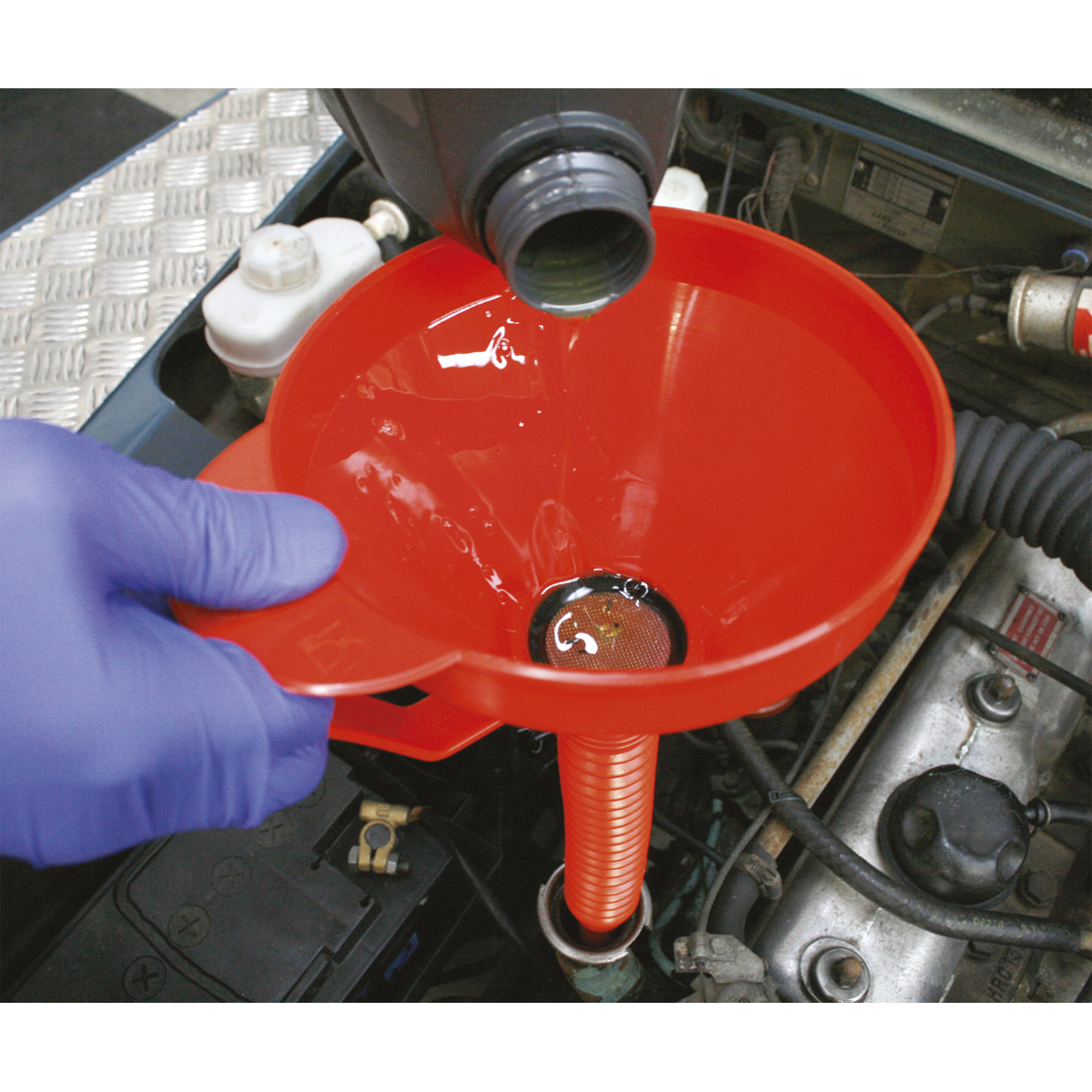 Sealey Funnel With Flexi-Spout & Filter Medium Oil Fuel Resistant 160mm F16F