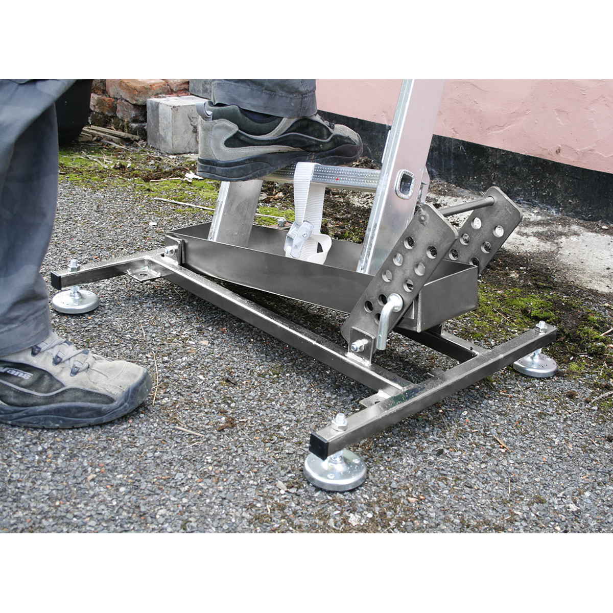 Sealey Ladder Stabilizer 605mm x 515mm x 112mm Integral Tie Down LAD001
