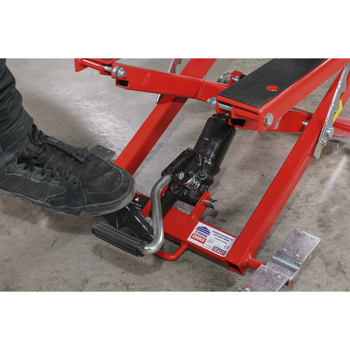 Sealey Scissor Motorcycle Lift With Frame Supports Capacity 500kg MC4500