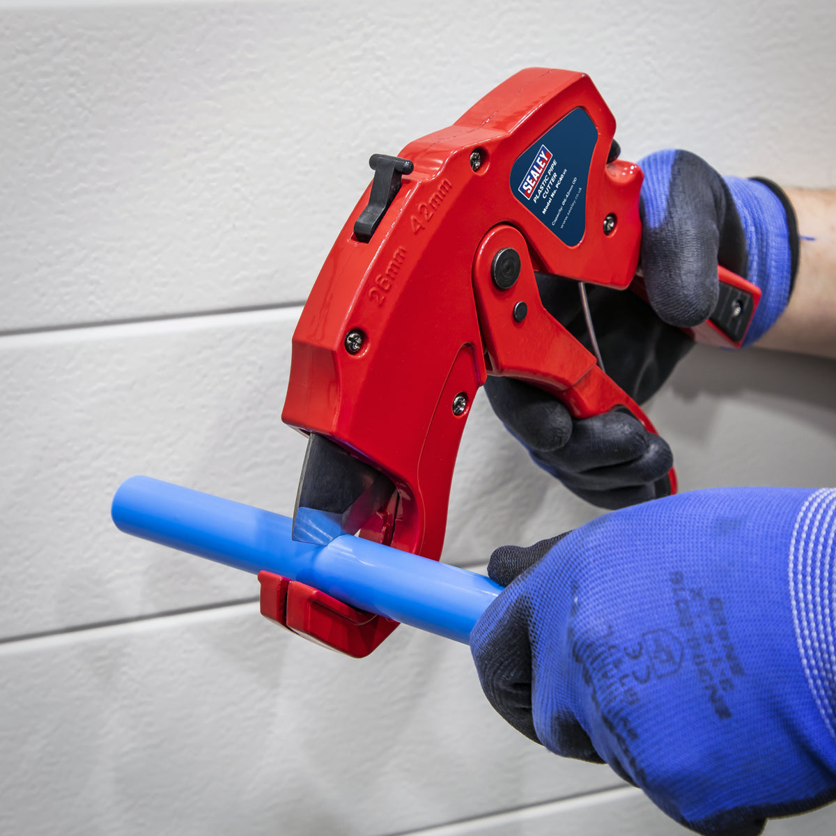 Sealey Plastic Pipe Cutter With Textured Grip Ø6-42mm Capacity OD - Red PC40