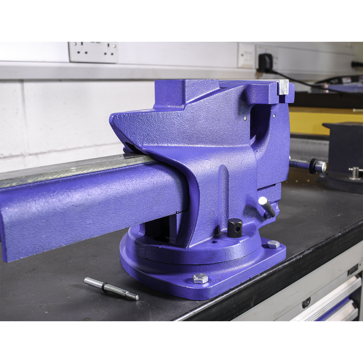 Sealey 150mm Quick Action Swivel Base Cast Iron Vice With Bench Mounting QAV150