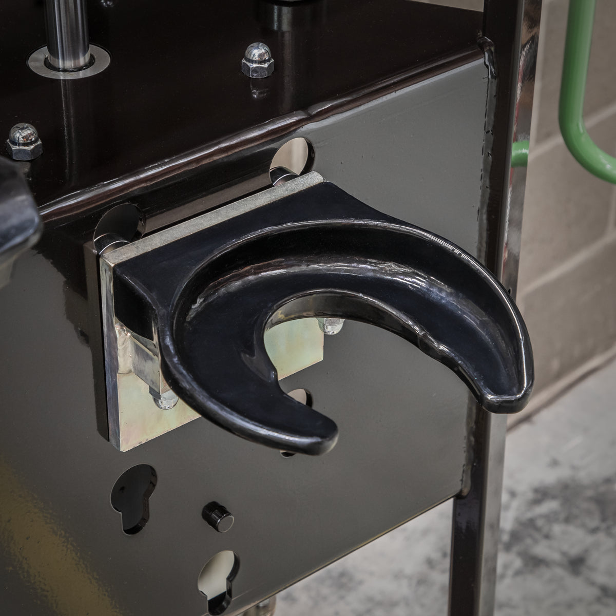 Sealey Right-Handed Coil Spring Yoke Service With Vinyl-Dipped Protectors RE02