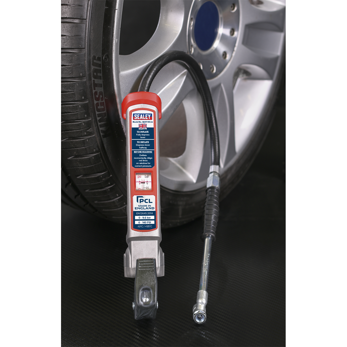 Sealey Professional Tyre Inflator With Twin Push-On Connector 0-9.6 Bar SA37/93