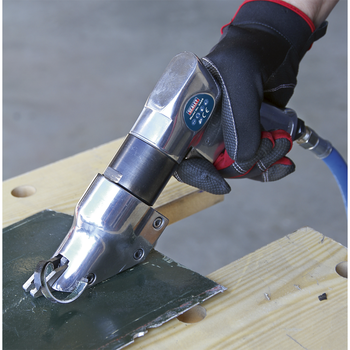 Sealey Air Shears Pistol Type 1/4" BSP 4CFM 90PSI For Cutting Sheet Metal  SA56