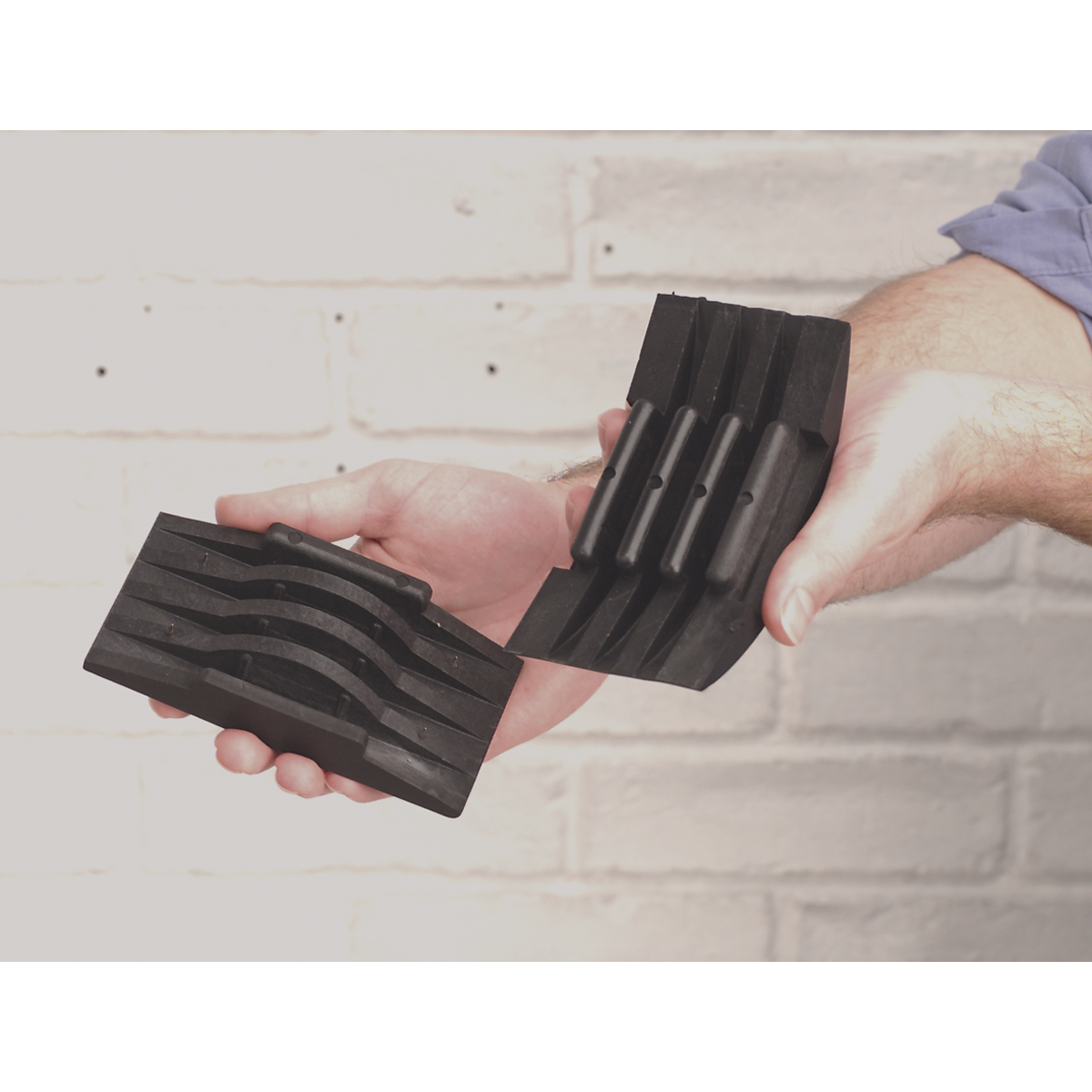 Sealey 70x130mm Sanding Block Pinned Fixings For 100mm Wide Abrasive Strips SB66