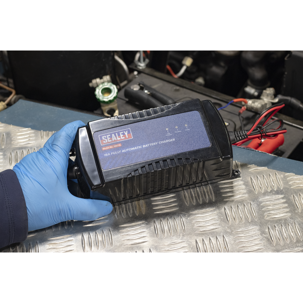 Sealey 12V 15A Fully Automatic Battery Charger & Maintainer Charge - Black SBC15