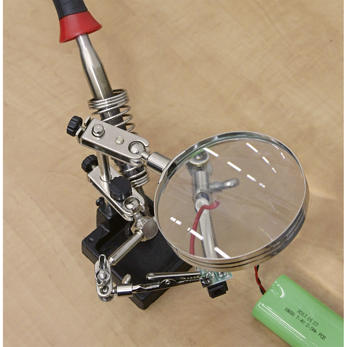 Sealey Mini Robot Soldering Stand With Magnifier & Iron Holder Daily Use SD150H