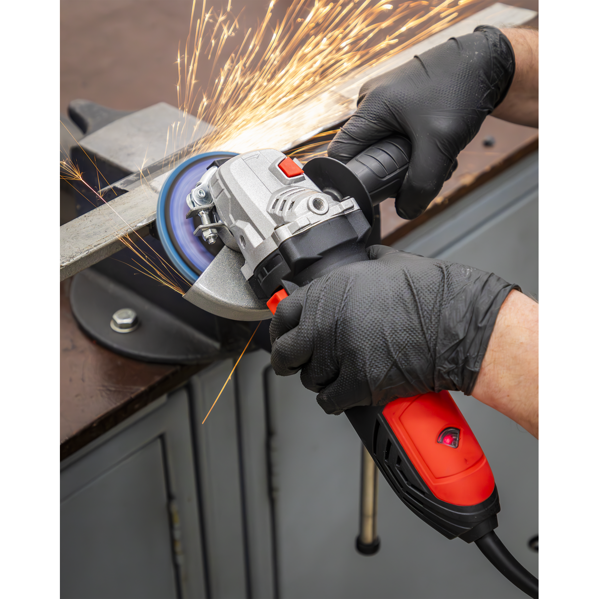 Sealey Angle Grinder With Side Handle 125mm 1000W/230V Schuko Plug SG125EU