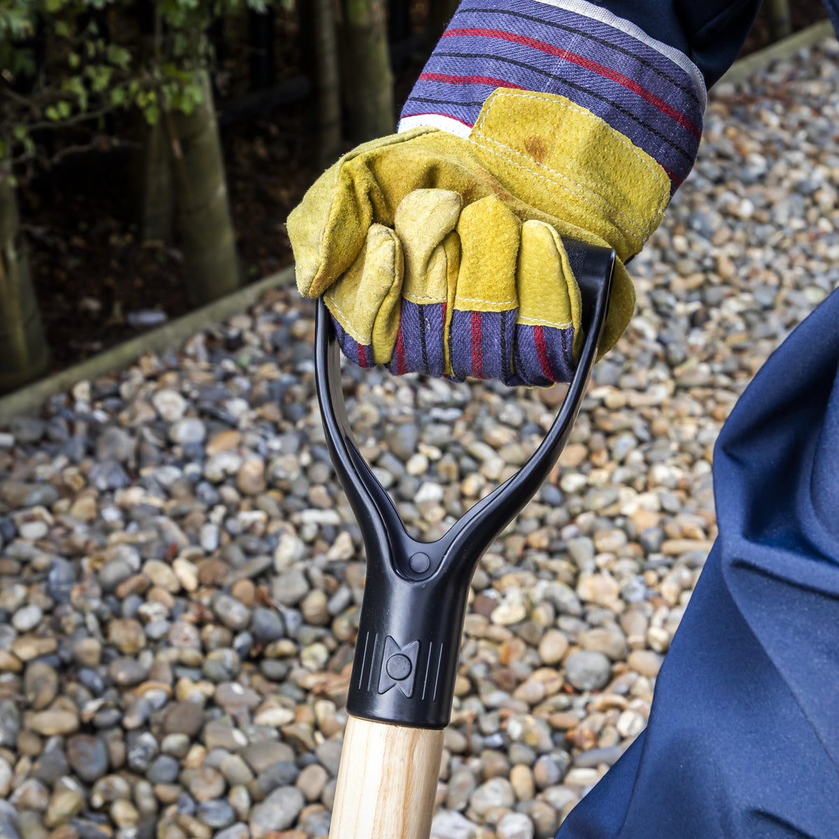 Sealey Pressed Carbon Steel Shovel With 710mm Hardwood Ash Handle SH710