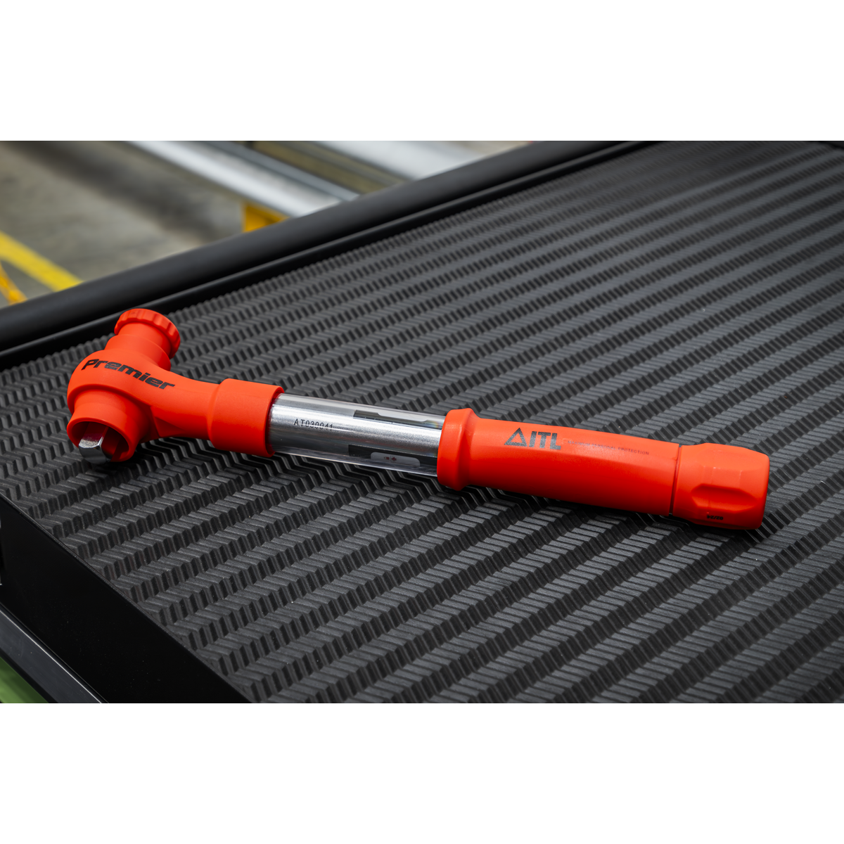 Sealey Torque Wrench Insulated 1/2" Square Drive 12-60Nm 60-Tooth STW804