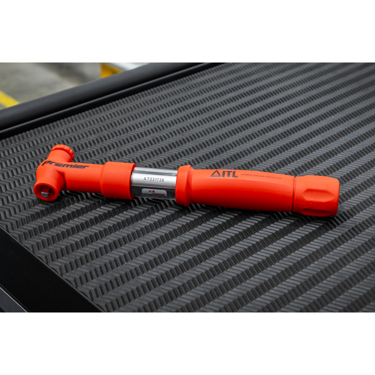 Sealey Torque Wrench Insulated 1/4" Drive 2-12Nm Calibrated Insulated STW806