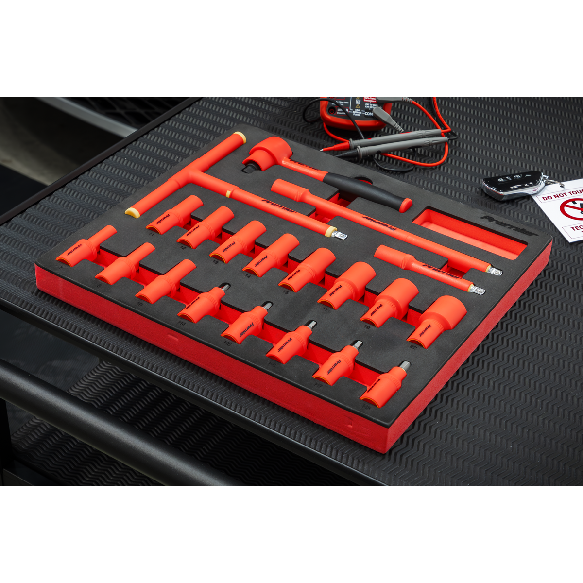 Premier Insulated Socket Set with Tool Tray 20 Pieces 3/8" Drive 6PT WallDrive