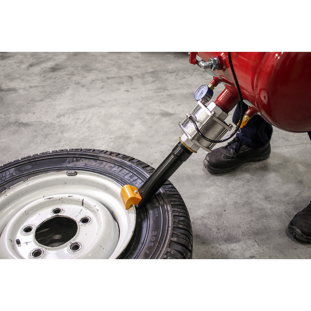 Sealey 19L Bead Seating Tool With Gauge - Push-Button Trigger Red TC904