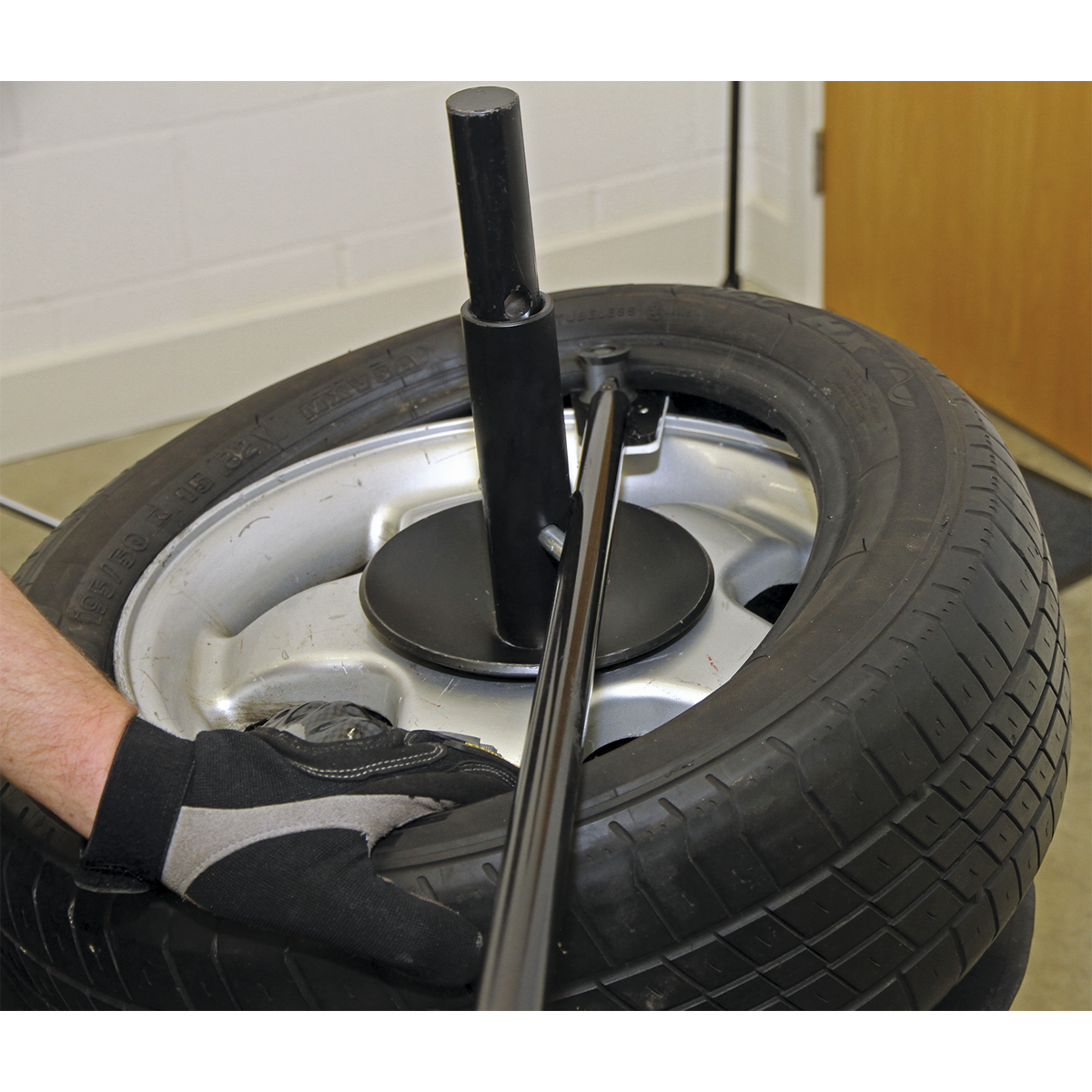 Sealey Tyre Bar For Aluminium Wheels Fitted With Nylon Ferrules 1015mm TC963