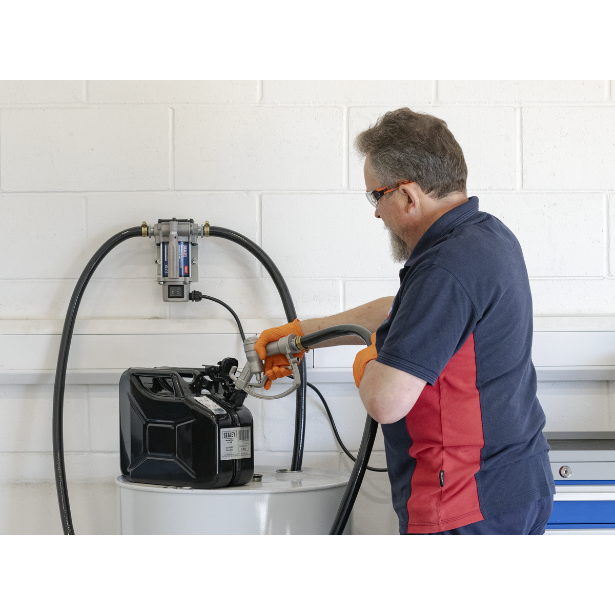 Sealey Diesel & Fluid Transfer Pump Portable 24V Robust & Compact TP9624