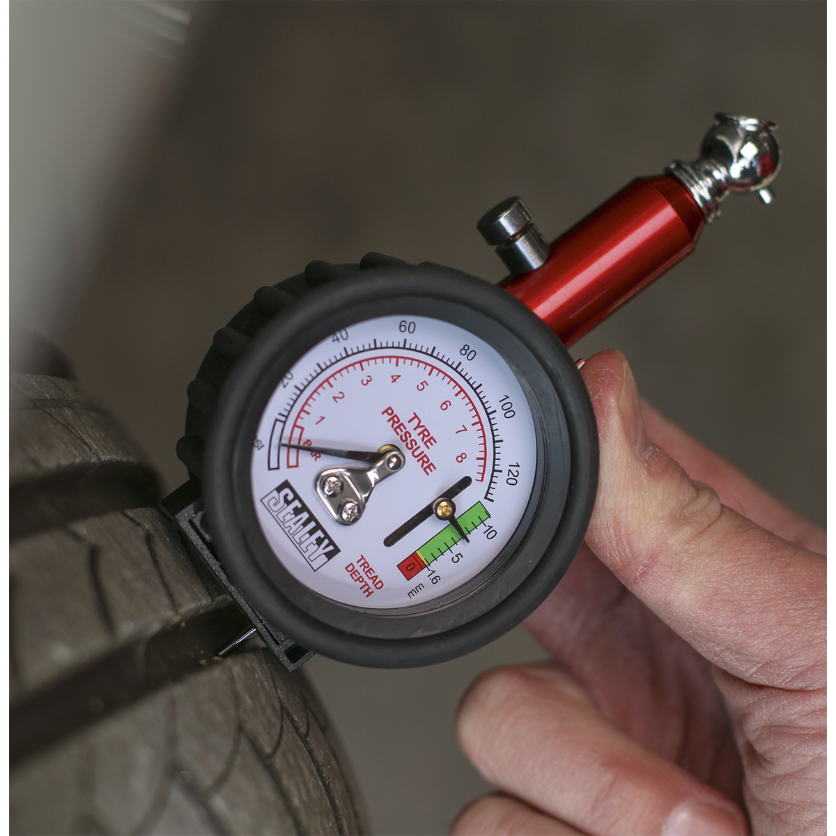Sealey Tyre Pressure Gauge With Tyre Tread Depth Gauge 45° Angle Chuck TSTPDG01