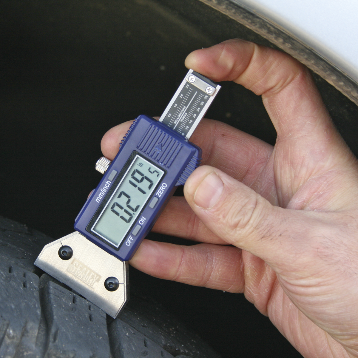 Sealey Digital Tyre Tread Depth Gauge 11mm High Figures In LCD Display VS0560