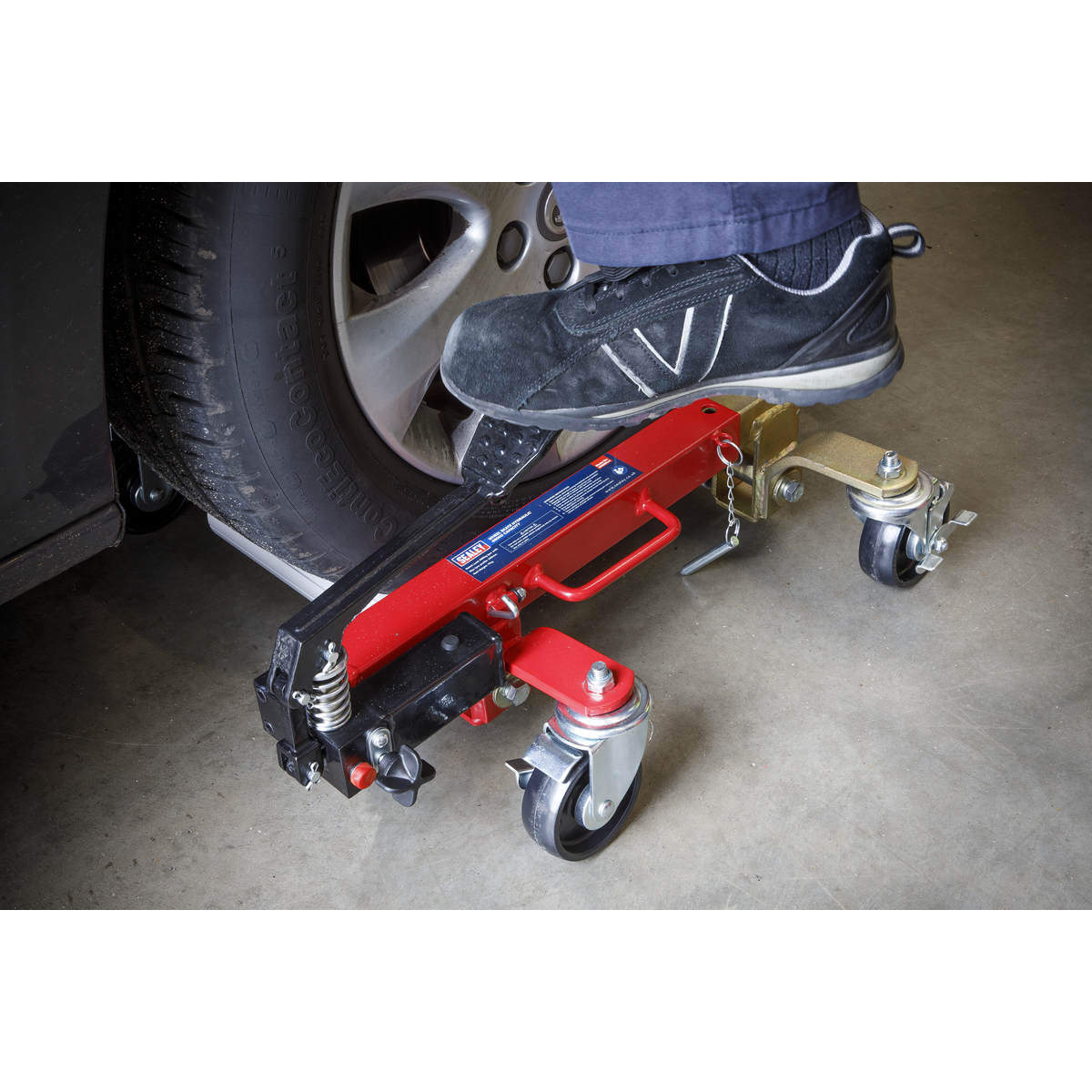 Sealey Wheel Skate Hydraulic With Four Ø100mm Nylon Castors 680kg Capacity WS680