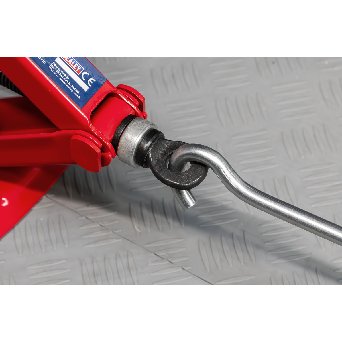 Sealey 1 Tonne Heavy Duty Scissor Jack With Fine Rolled Thread - Red 57M