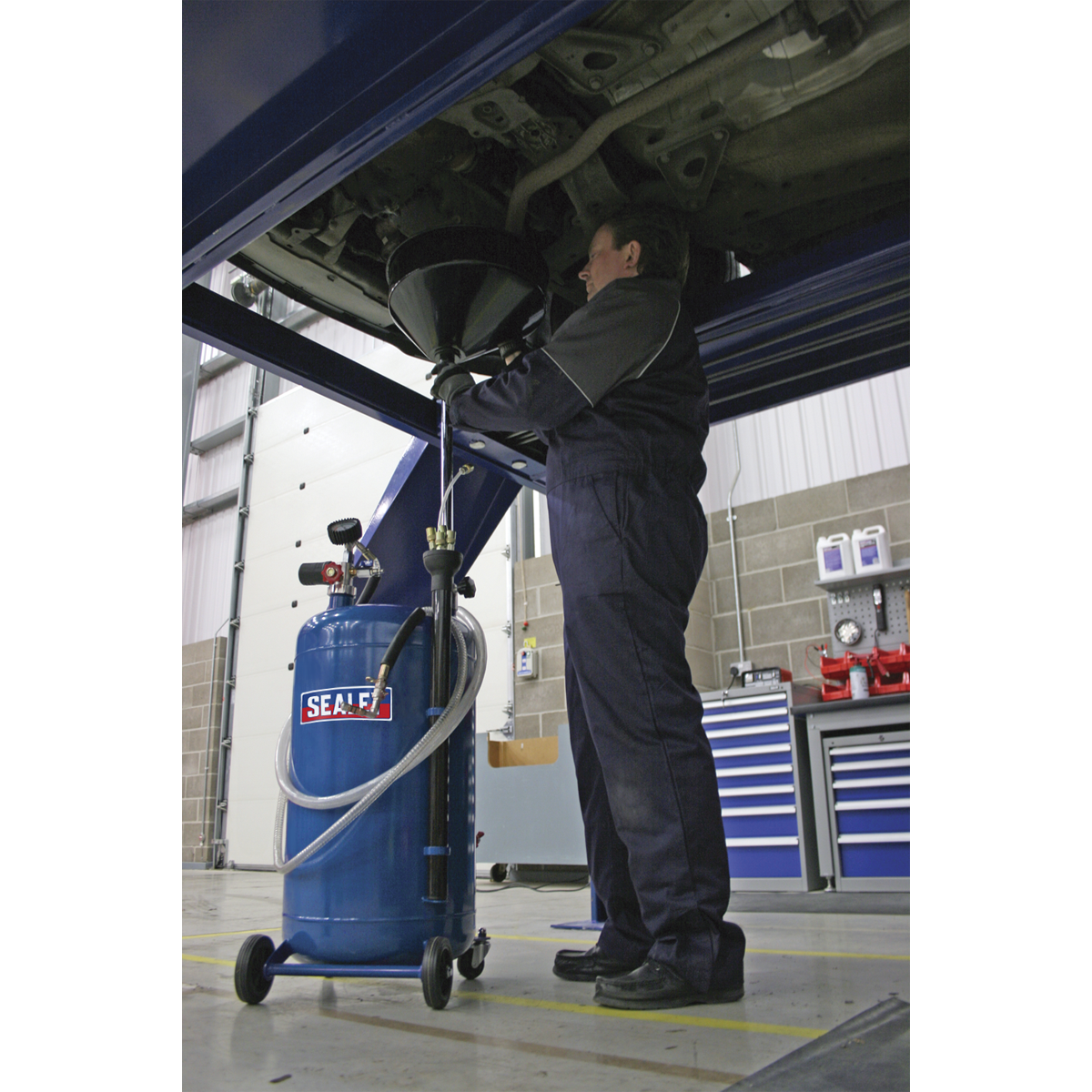 Sealey 90L Air Discharge Mobile Oil Drainer With Probes & Grid Filter AK459DX