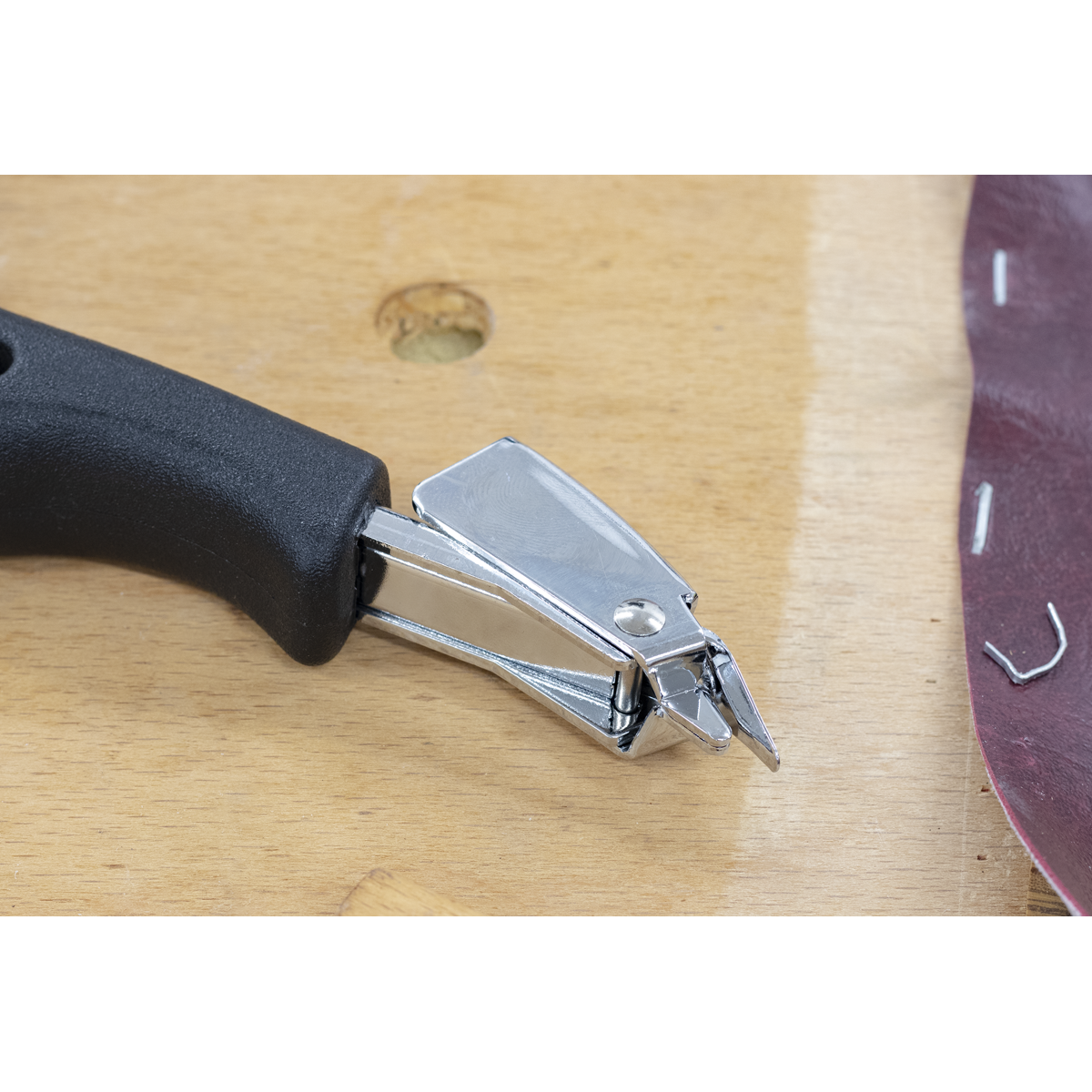 Sealey Heavy Duty Staple Remover Hand Tool For Daily Use Silver/Black AK707