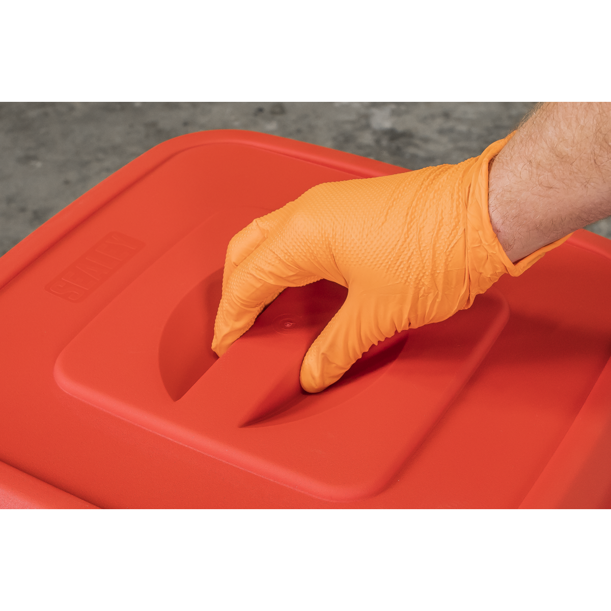 Sealey Durable Refuse Storage Bin Suitable For Outdoor Use 95 Litres Red BM95R
