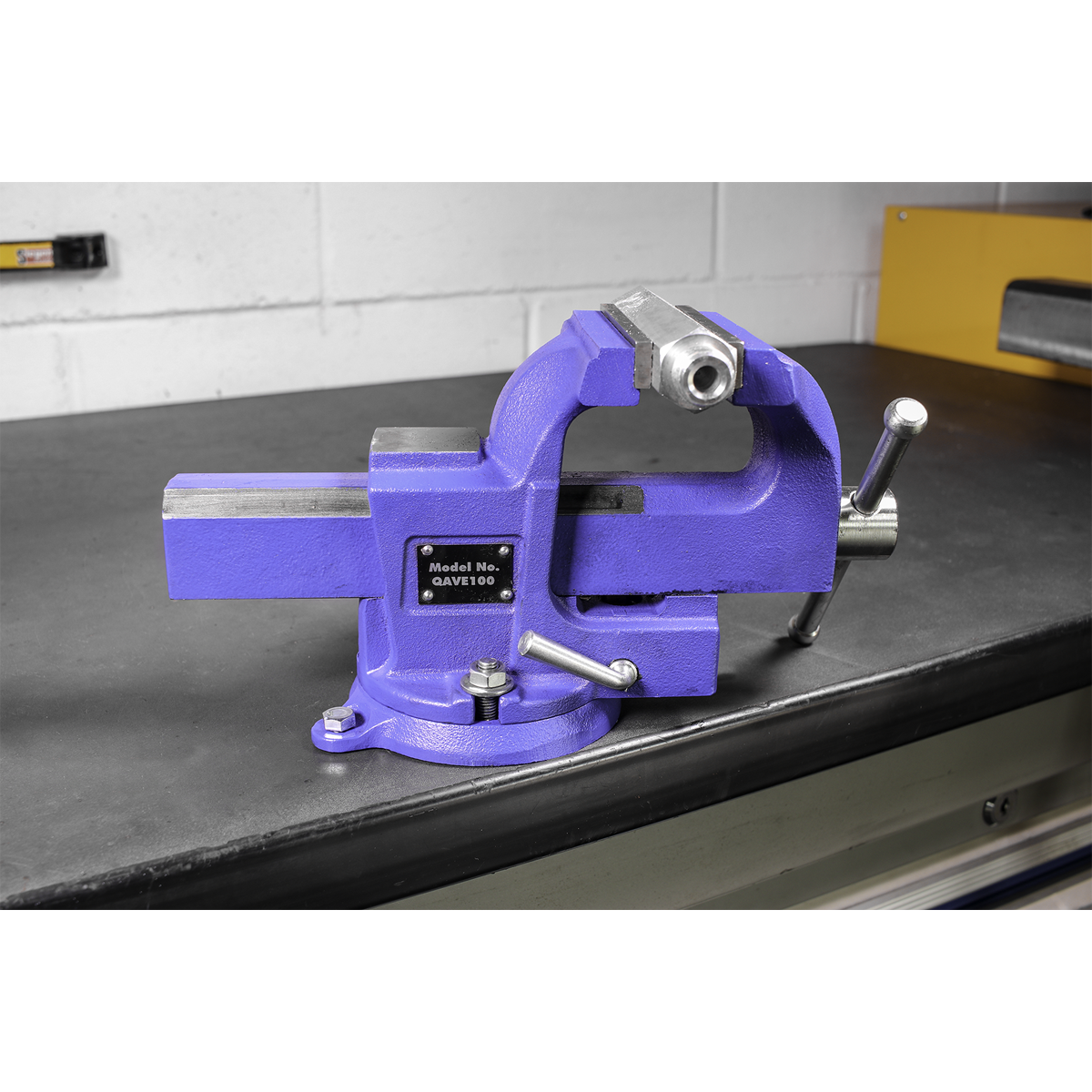 Sealey 100mm Quick Action Swivel Base SG Iron Vice With Built-In Anvil QAVE100