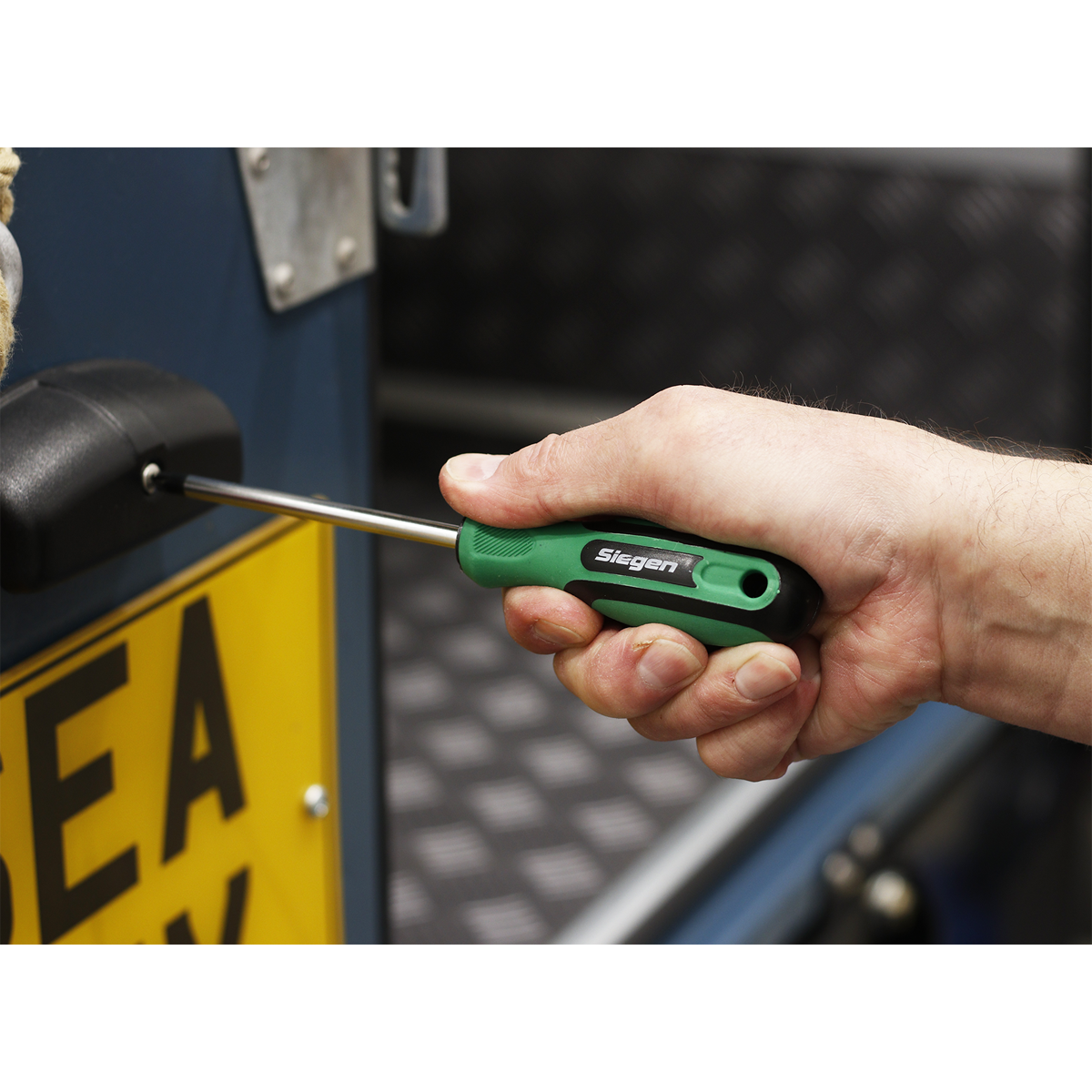 Sealey Screwdriver Pozi 2 x 100mm With Contoured Soft Grip Handle S01186