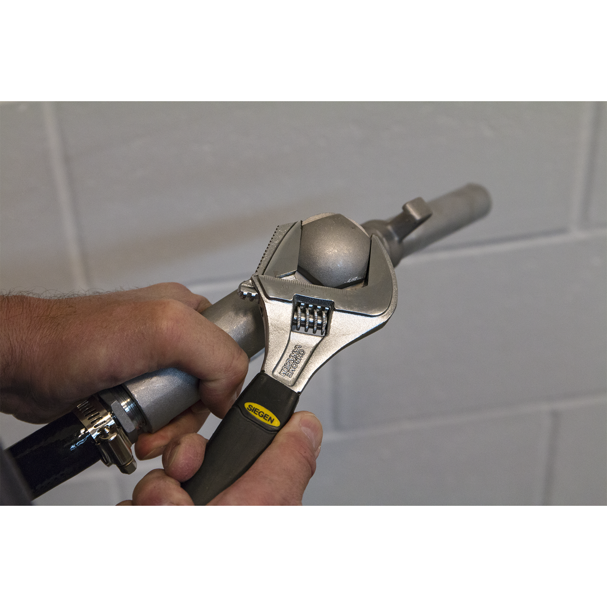 Sealey 200mm Adjustable Wrench With Extra Wide Jaw Capacity: 40mm S0854