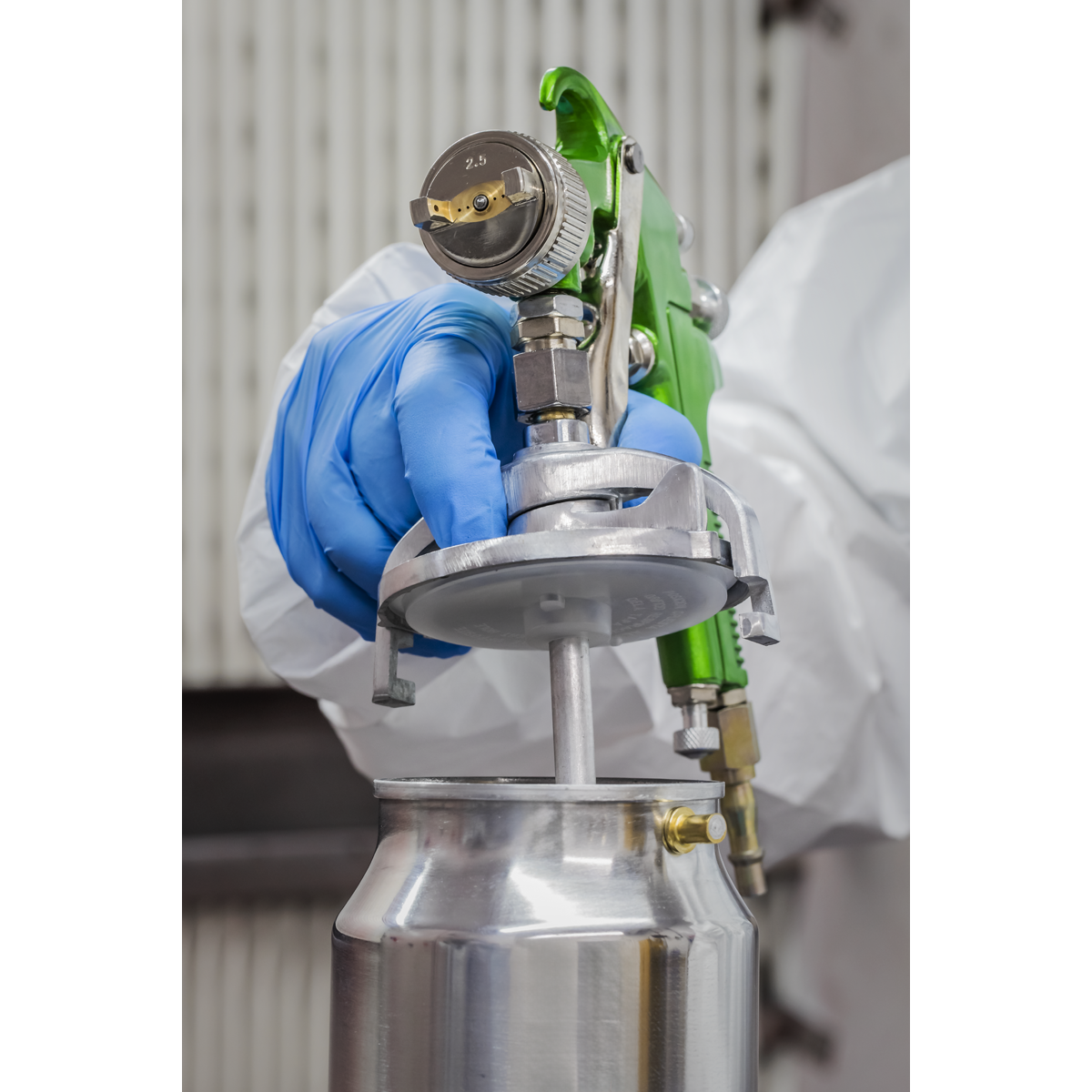 Sealey Suction Feed Spray Gun 2.5mm Set-Up Maintenance Tools Included S725
