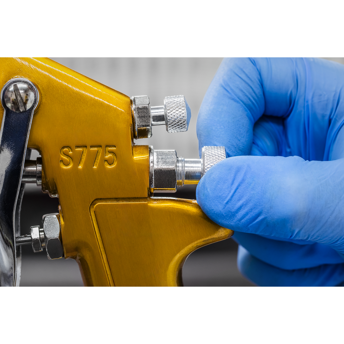 Sealey Spray Gun Suction Feed With Air Regulator Control 1.7mm Set-Up S775