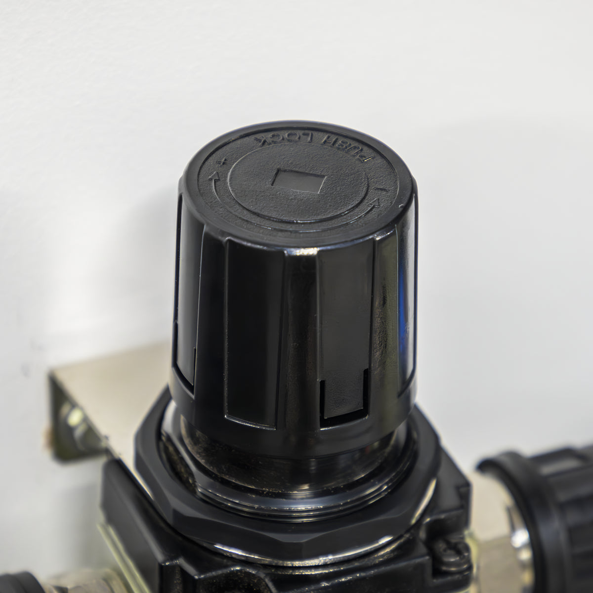 Sealey Air Filter/Regulator Auto Drain Max Airflow 140cfm Wall Bracket SA206FRAD