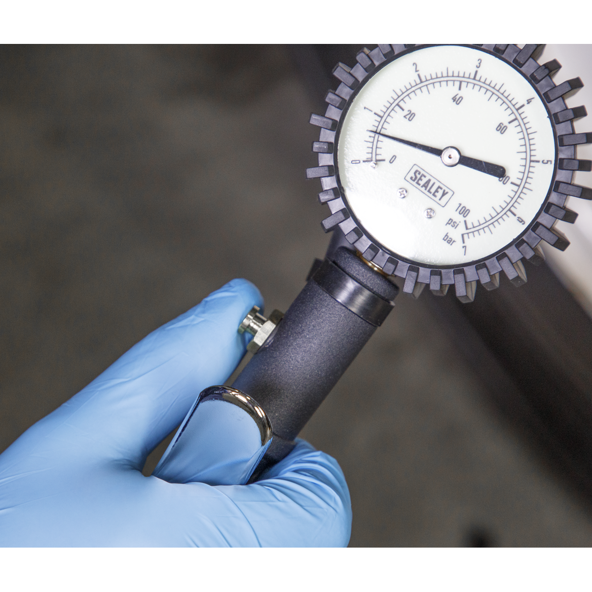 Sealey Tyre Inflator With Clip-On Connector and Dial Type Gauge 1/4" BSP SA399