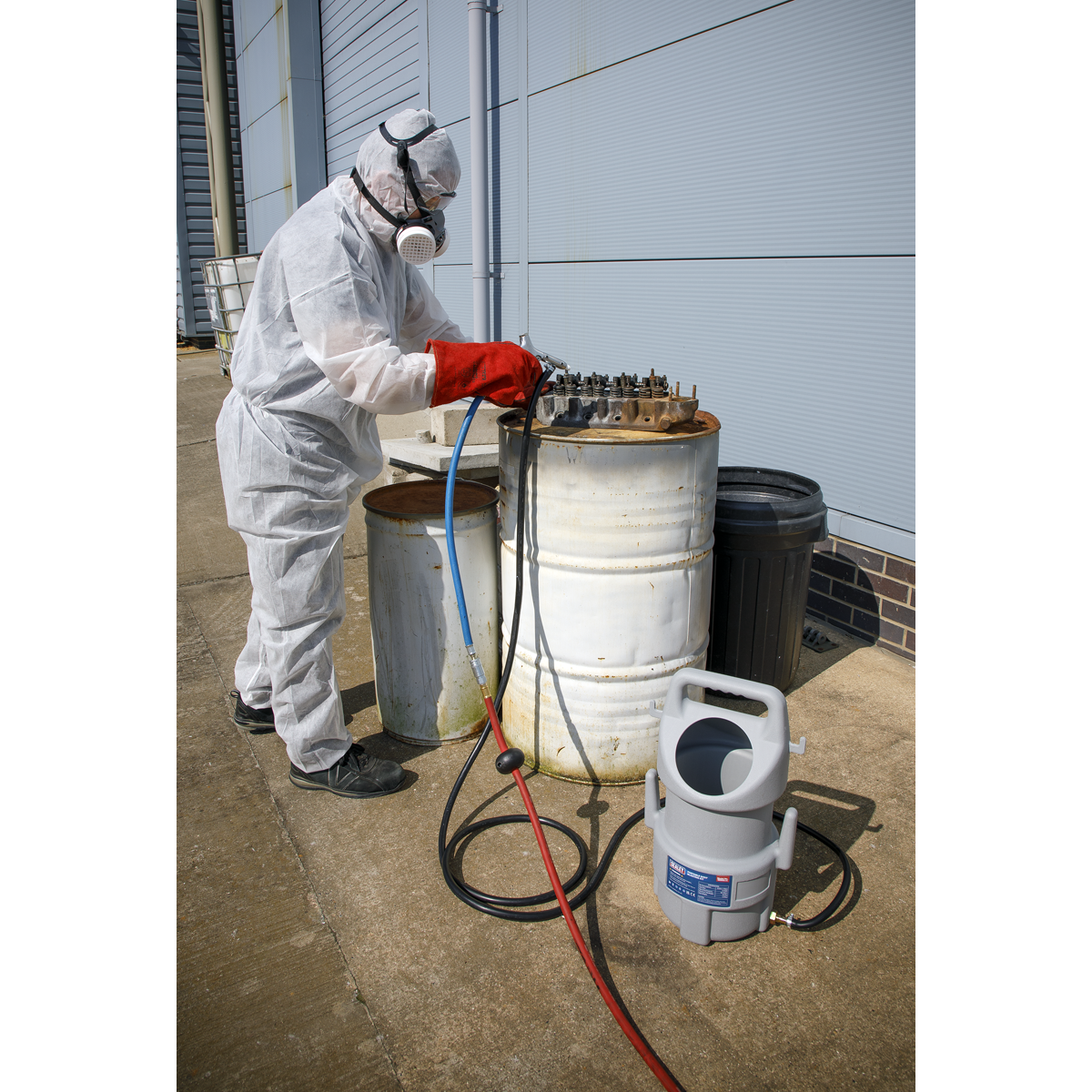Sealey Portable Shot Blasting Kit Carry Handle With Large Capacity Hopper SB993