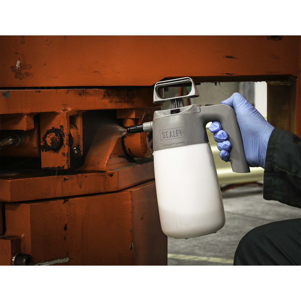 Sealey Premier Industrial Pressure Sprayer With Viton Seals 1.5 Litres SCSG06