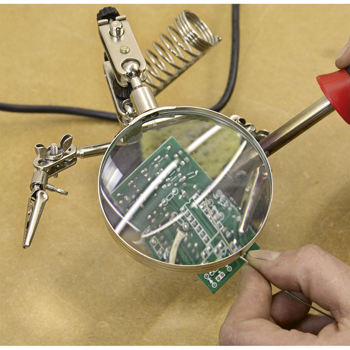 Sealey Mini Robot Soldering Stand With Magnifier & Iron Holder Daily Use SD150H