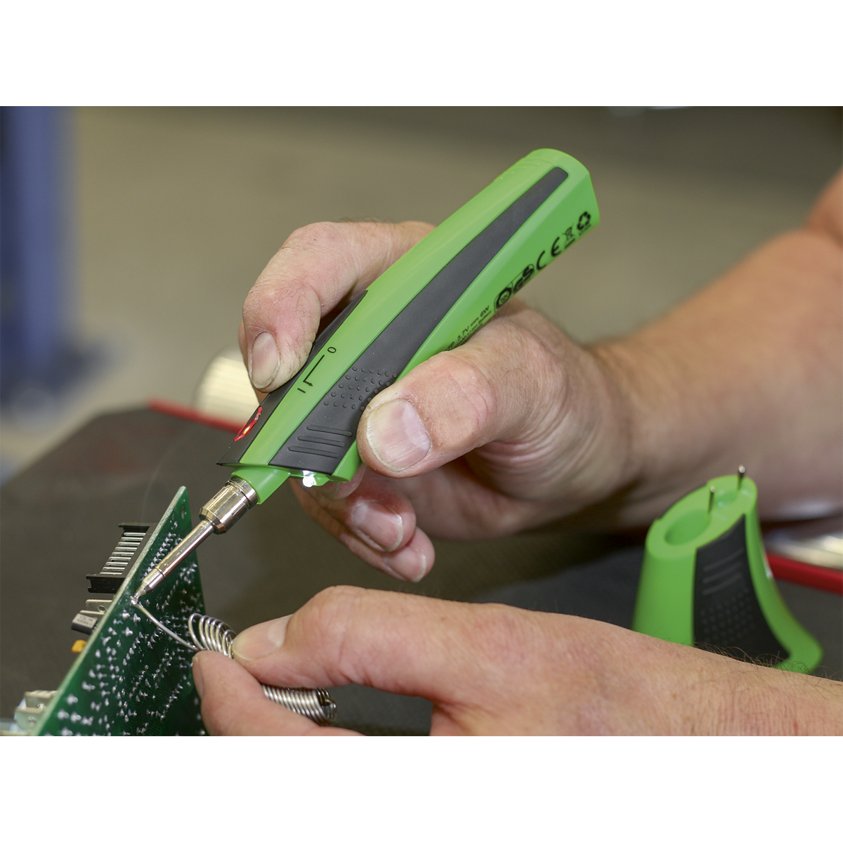 Sealey Professional Lithium-Ion Soldering Iron Rechargeable 3.7V Li-Ion SDL6