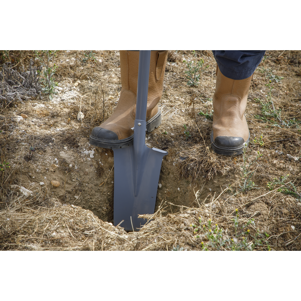 Sealey Long Handled Fencing Spade 1200mm Professional Carbon Steel SFS01
