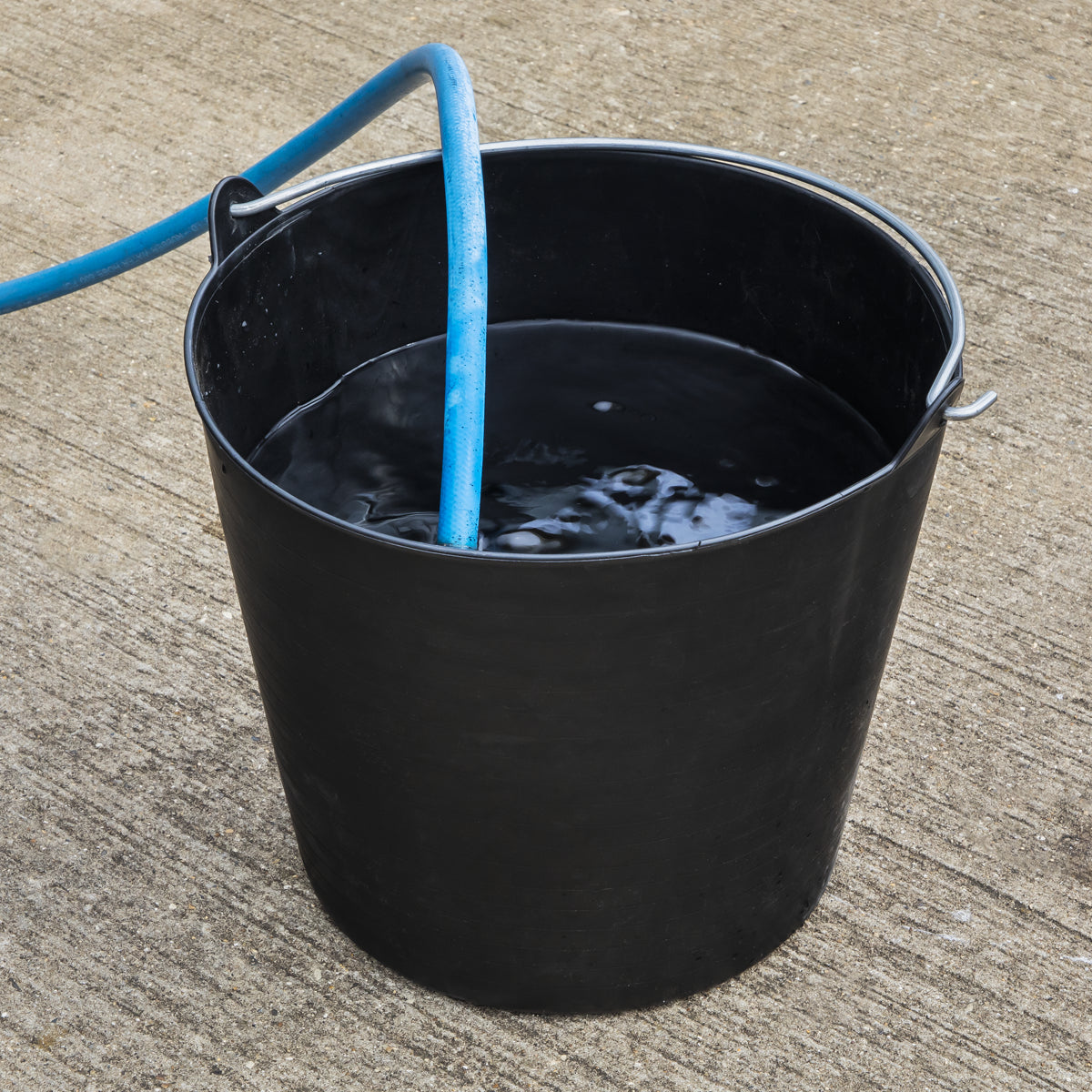 Sealey 26L Heavy Duty Flexi Tub Bucket 26 Litre Black Metal Handle SFT26H