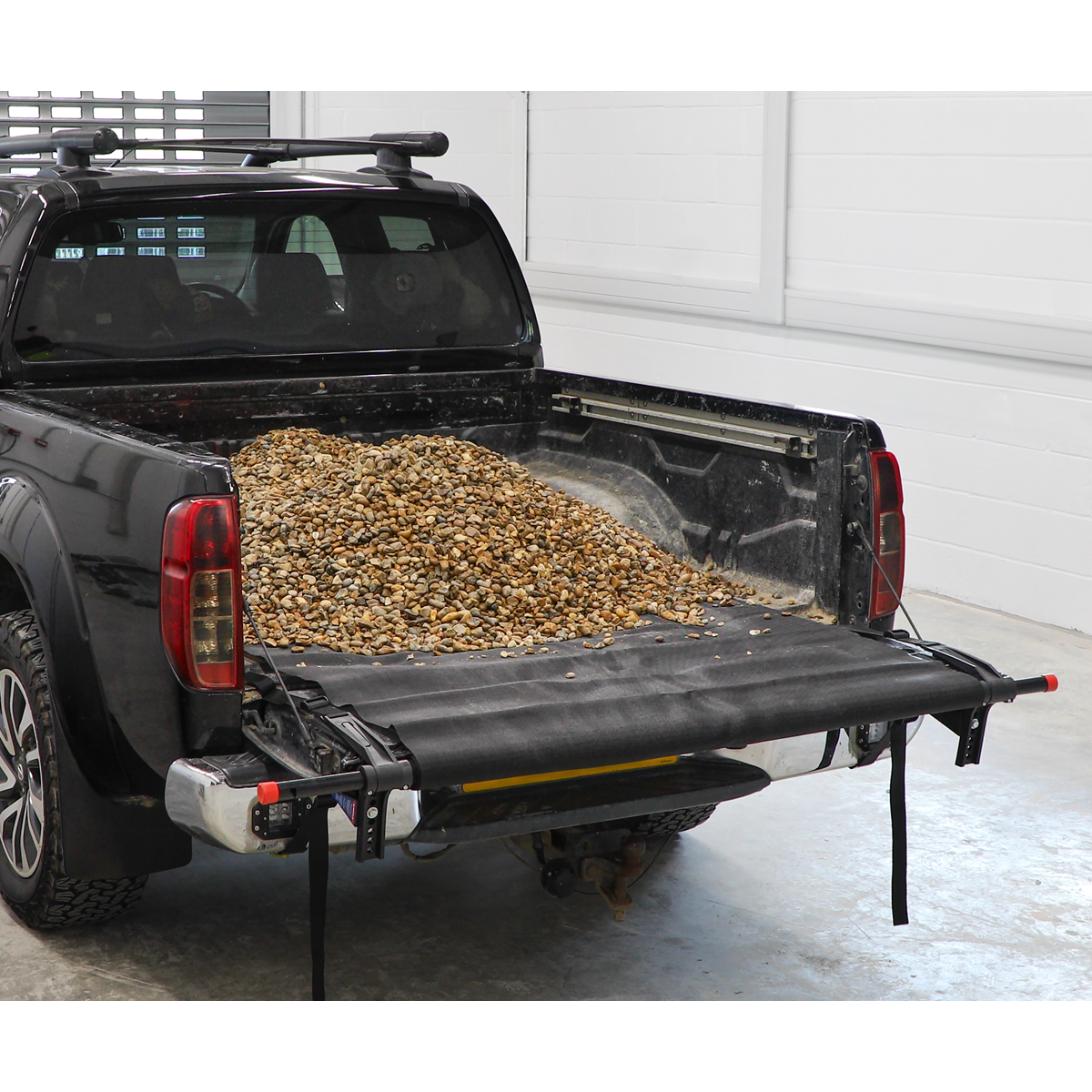 Sealey Truck Bed Cargo Unloader 900kg Capacity Tear Resistant With Tools TBU01