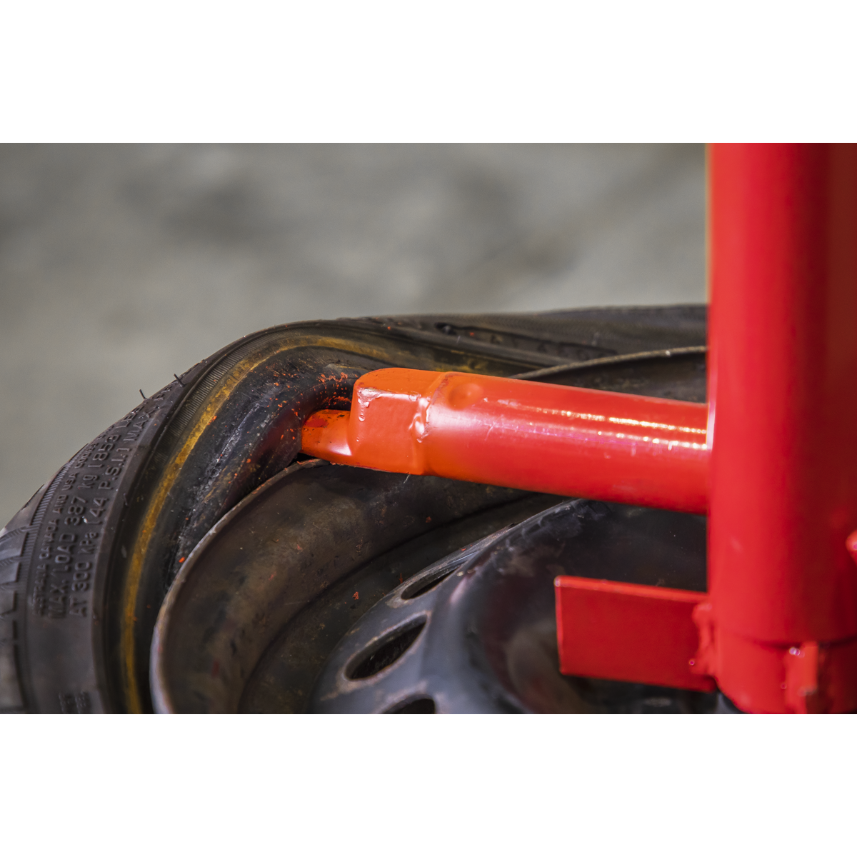 Sealey Manual Tyre Changer Steel Construction With Tyre Bar - Red TC960