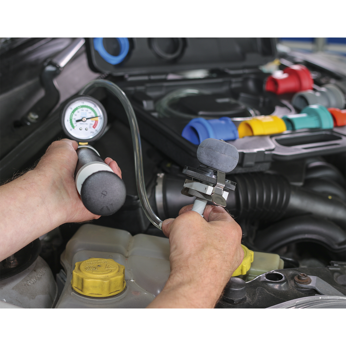 Sealey Cooling System & Cap Testing Kit Includes Double End Adaptors VS0031