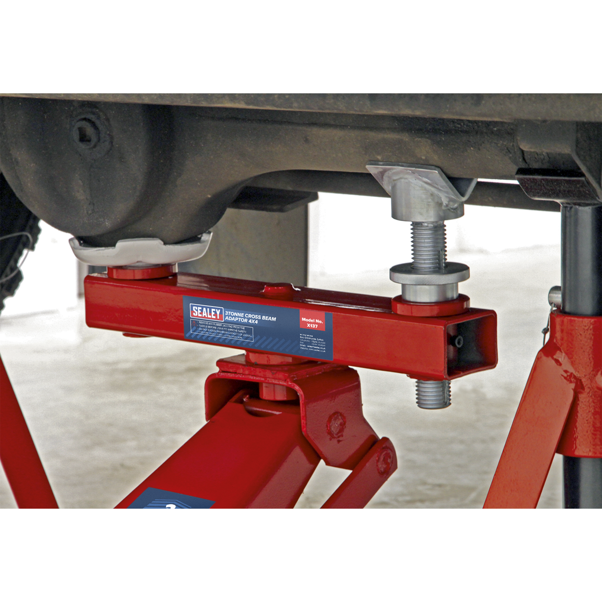 Sealey Easy-To-Use Cross Beam Adaptor 3 Tonne Capacity For 4x4 Vehicles Red X137