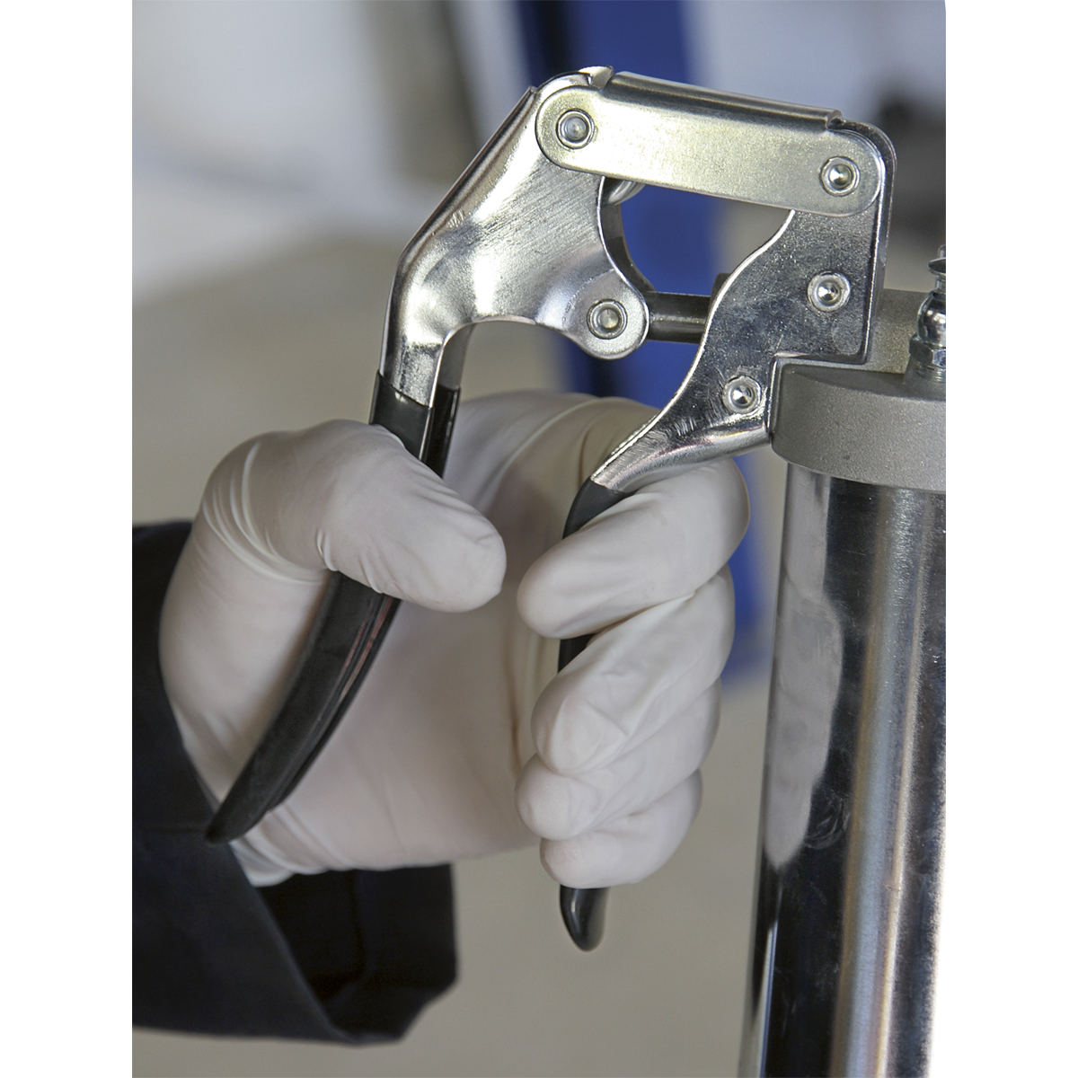 Sealey 3-Way Fill Pistol Type Grease Gun With Air-Bleed Valve - Silver AK446